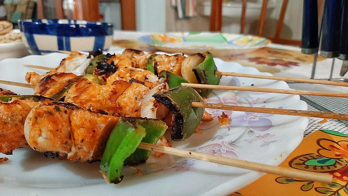 Chicken Kebabs with Homemade Flatbreads: A Journey of Flavor and Tradition